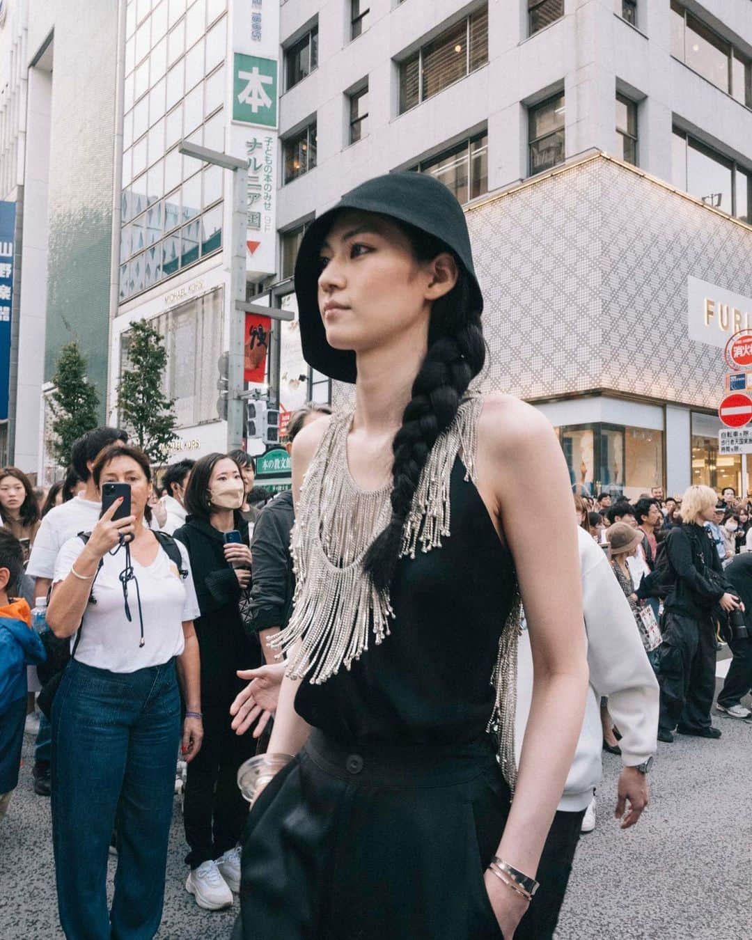 江原美希さんのインスタグラム写真 - (江原美希Instagram)「銀座の街中を巻き込んでのショーなんて 貴重な体験でドキドキワクワク楽しかったです🧚🏻‍♀️✨  @tfc__tokyo ❤️‍🔥」11月8日 22時30分 - miki_ehara