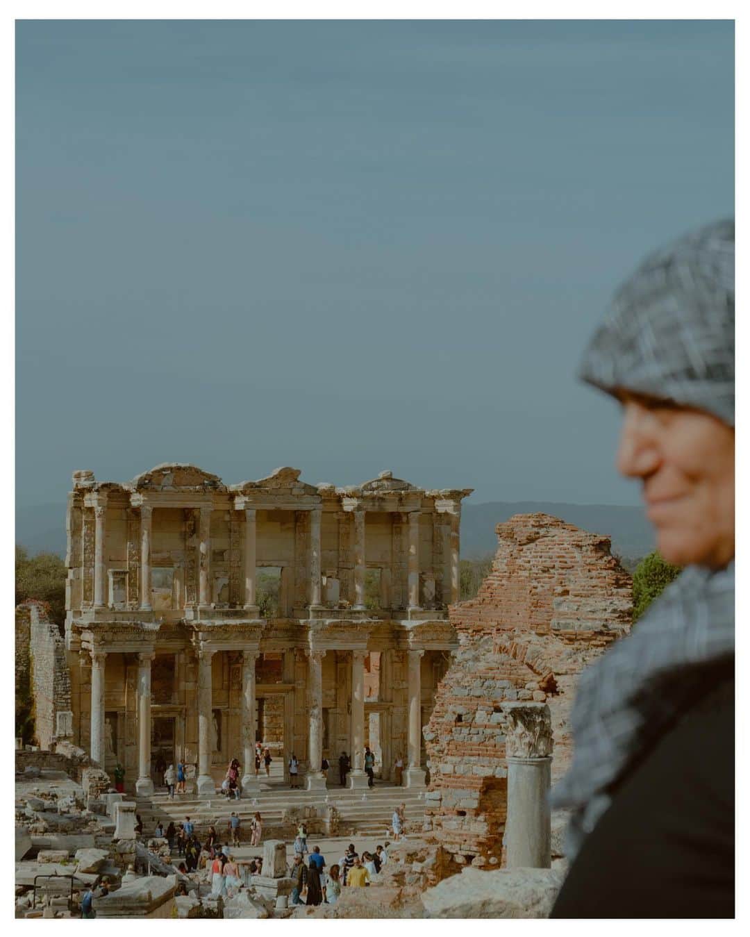 Putri Anindyaさんのインスタグラム写真 - (Putri AnindyaInstagram)「Walking on the history in Ephesus //   I always want to visit this place since I watched it in the documentary when I was a kid. History about human civilization from the greek and romans era always interest me.   The city of Ephesus, located in Izmir region of Türkiye, was one of the most important ports in the ancient world. The city, which was the center of trade for the Mediterranean Sea, has a very old history that changed hands under the rule of many kingdoms and empires many times.  According to legend, the Ionian prince Androclos founded Ephesus in the 11th century BC. The legend says that as Androclos searched for a new Greek settlement, he turned to the oracles for guidance. The oracles told him a boar and a fish would show him the new location.  One day, as Androclos was frying fish over an open fire, a fish flopped out of the frying pan and landed in the nearby bushes. A spark ignited the bushes and a wild boar ran out. Recalling the oracles’ wisdom, Androclos built his new settlement where the bushes stood and called it Ephesus.   This story also told in a very beautiful digital experience in the @demmuseums @ephesusexpmuseum , a recently opened museum in Ephesus where they also explain the importance of the goddess Artemis and its temple. But on 356 BC, the day Alexander the Great was said to have been born, the temple burned to the ground.   This history of a city coming under the rule of so many diverse groups, from Lydians, Persians, Greeks, Romans and more, only shows the strategic importance of Ephesus and its location in antiquity.   In 129 BC the city became the seat of the regional Roman governor. The reforms of Caesar Augustus brought Ephesus to its most prosperous time, which lasted until the third century A.D. Many of the most iconic structures visible today, such as the Library of Celsus (first and the last of my first slide collage) were built around this period.   Well the story is looong but it is super interesting. I just love ancient historical places so much 🫶🏼   So which slide is your favorite? And have you been here?   #TurkAegean #Goİzmir #EfesKültürYoluFestivali   @goturkiye @goizmir」11月8日 22時31分 - puanindya