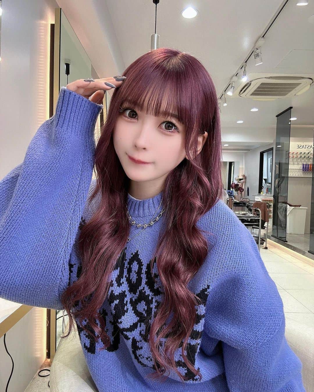 咲真ゆかさんのインスタグラム写真 - (咲真ゆかInstagram)「あんじゅさんにエクステつけてもらったあ！ まじの突然連絡したのに笑顔で受け入れてくれた🥲❤︎ 40本しかついてないのにこの馴染み！ほんまにさいこう エクステつけたい人まじでおすすめーーー！  エクステじゃなくてもメンズでも全然OKみたい、いってみて☺︎  . .  #selca #selfie #셀카 #셀카그램 #today #ootd #dailylook #instagood #instalike #instafashion #followme #outfit #今日のコーデ #ストリート系女子 #渋谷  #japanesegirl 　#地下アイドル  #地下アイドル好きな人と繋がりたい #アイドル #推してください #自撮り界隈 #ピープス女子 #ピープス　 #自撮り　#自撮り女子 #いいね返し　  #ストリートファッション　#韓国ファッション　#ラベンダーカラー #ハイトーン」11月8日 22時45分 - __sakumarumorimori