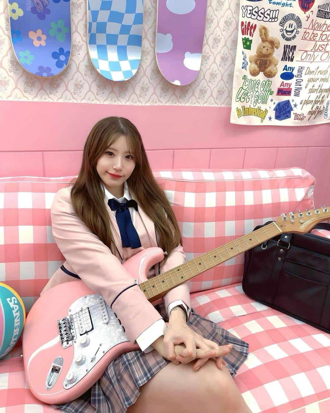 AKARIさんのインスタグラム写真 - (AKARIInstagram)「🎀💕🌸🧠👙」11月8日 22時49分 - akaringobass