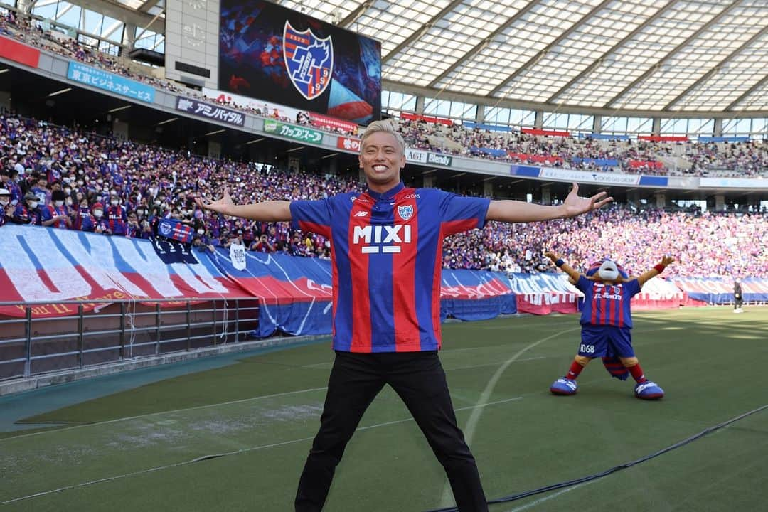 FC東京オフィシャルグッズさんのインスタグラム写真 - (FC東京オフィシャルグッズInstagram)「🔵🔴 #オカダ・カズチカ 選手、お誕生日おめでとうございます!!💙❤️🥳👏  いつも応援ありがとうございます!!☺️✨ これからもよろしくお願いします!!🙏💴🔵🔴 @rainmakerxokada  @fctokyoofficial  #新日本プロレス #レインメーカー  #FC東京 #fctokyo #tokyo」11月8日 22時51分 - fctokyoofficial