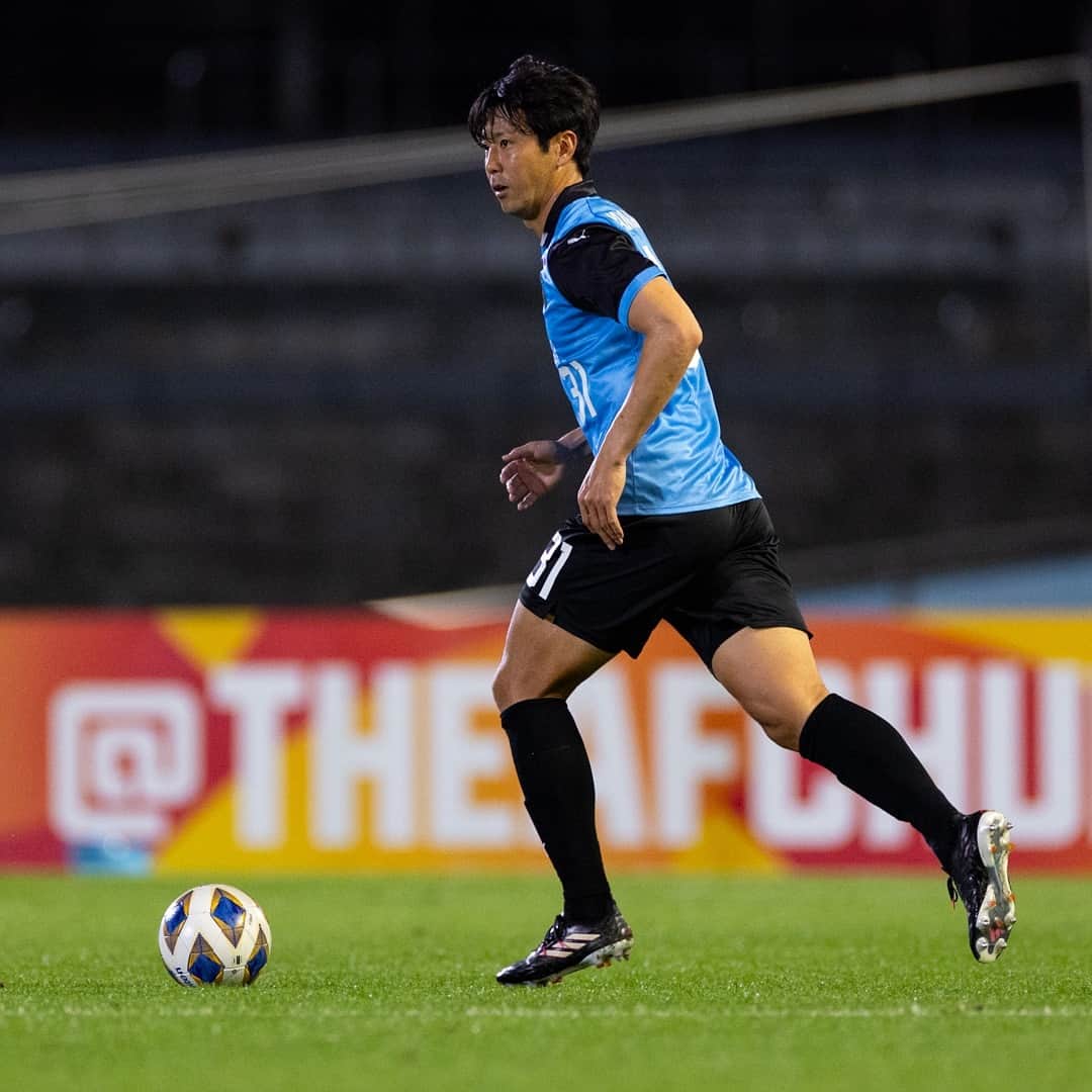 カブレラのインスタグラム：「☀︎ 昨日の #ACL 、BGパトゥム・ユナイテッド戦で2-2の状況から勝ち越しゴールを決めたのが、ヤマくんこと #山村和也 選手くんっ٩(ˊᗜˋ*)و✨  ヤストくんからのコーナーキックに、ピシャリと合わせたヘディングシュート👏まさに「ここぞという時」にゴールを決めてくれるのがやっぱりヤマくんなんだよねえっ🐬💓ヤマくんのゴールを思い返すと、なんだかいつもそういう場面が思い起こされるのはぼくだけじゃないはずっ💡  文字通り「攻守に渡って」昨日も本当に頼りになる存在でしたっっ(o˘◡˘o)⭐️#byカブレラ ☀︎ #ACL 2023/24 #山村和也 #勝ち越しゴール🔥 #川崎フロンターレ #frontale #🐬 #サッカー #jリーグ」