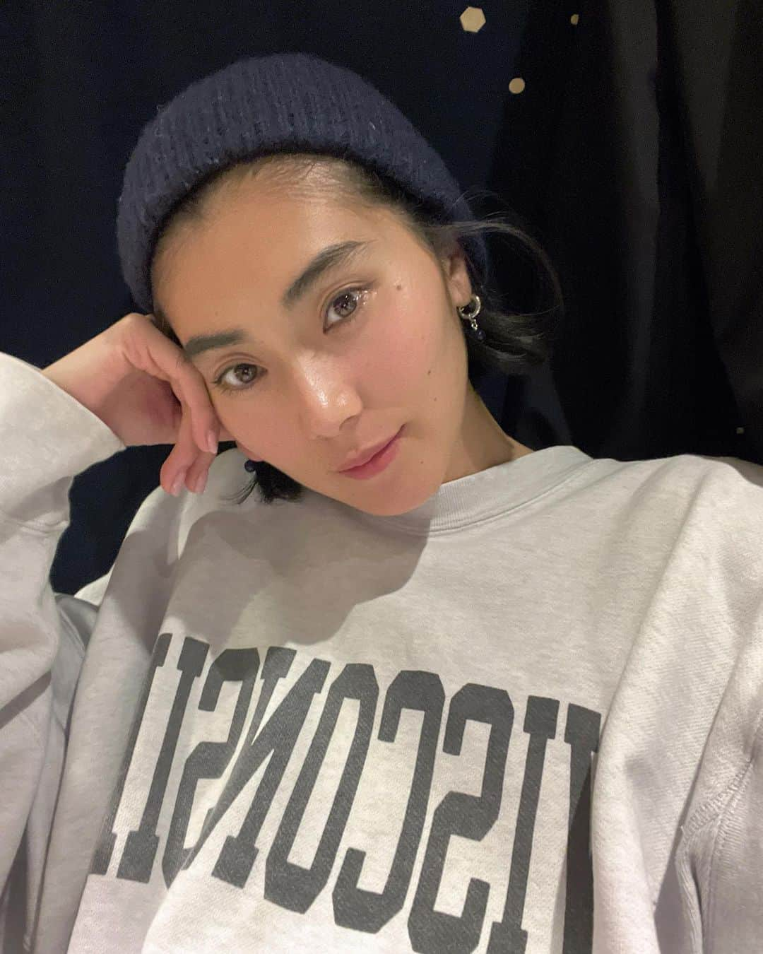 瀬畑茉有子さんのインスタグラム写真 - (瀬畑茉有子Instagram)「. . beanie with bill 💂‍♀️ Winter is coming 🤧 . .  #Sweat #PrintSweat #vintage  #beanie  #knit #ootd #wintervibes #cateyes  #catstagram」11月9日 9時56分 - sehatamayuko