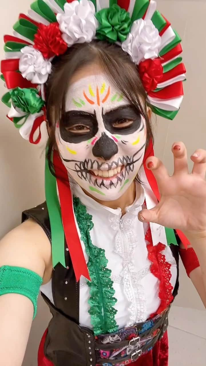 駿河メイのインスタグラム：「Day of the dead.💀🇲🇽 #メキシコ #mexico #プロレスラー  #可愛くてごめん」