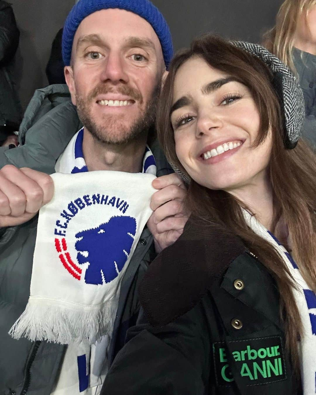 リリー・コリンズのインスタグラム：「Cheering on our home away from home team! Such an INSANE game and wildly fun evening — congrats @fc_kobenhavn!…」