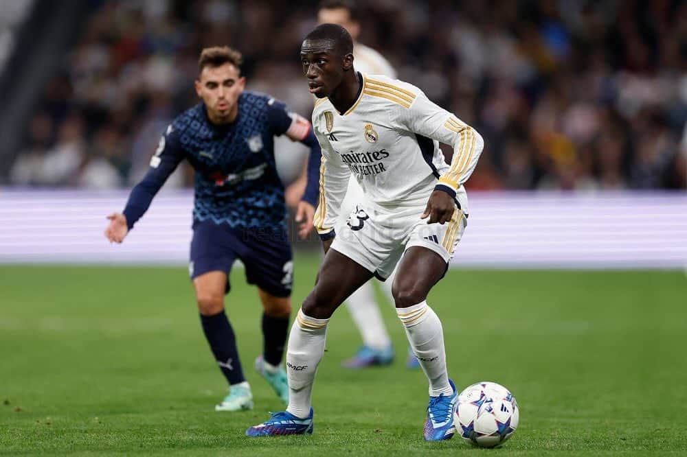 フェルランド・メンディのインスタグラム：「Qualified 💪🏿🤍 #HalaMadrid #FM23 #championsleague」