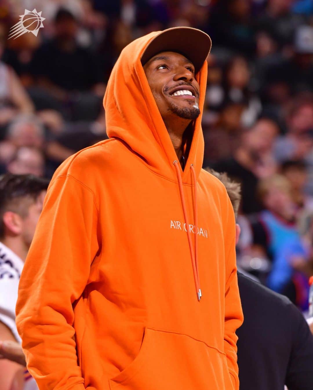 NBAのインスタグラム：「Officially available to make his Suns debut tonight!」