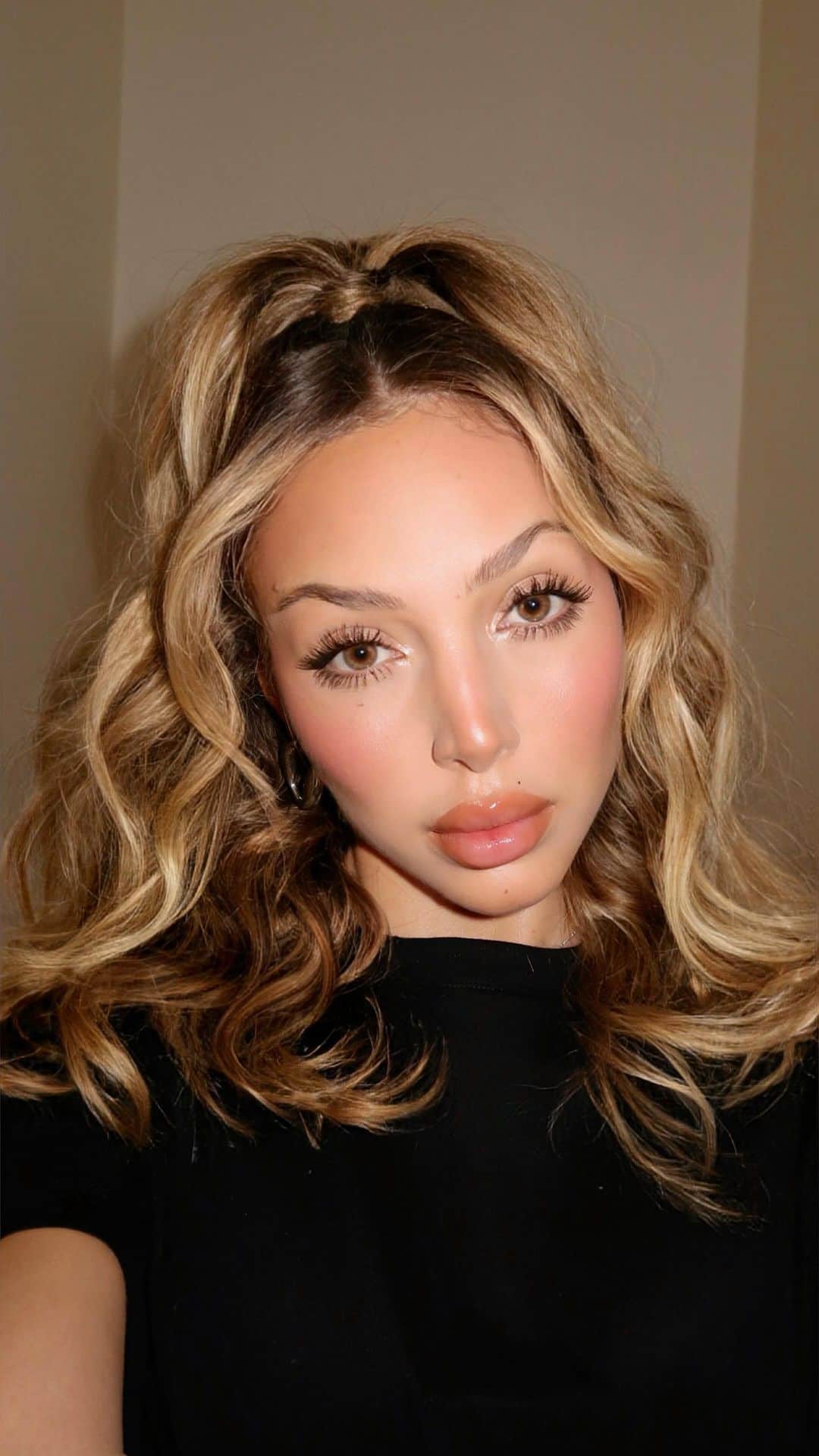 ナタリー・パリスのインスタグラム：「full everyday makeup tutorial that stays all day long using the og primer by @smashboxcosmetics Shop Now at @UltaBeauty #sbxambassador」