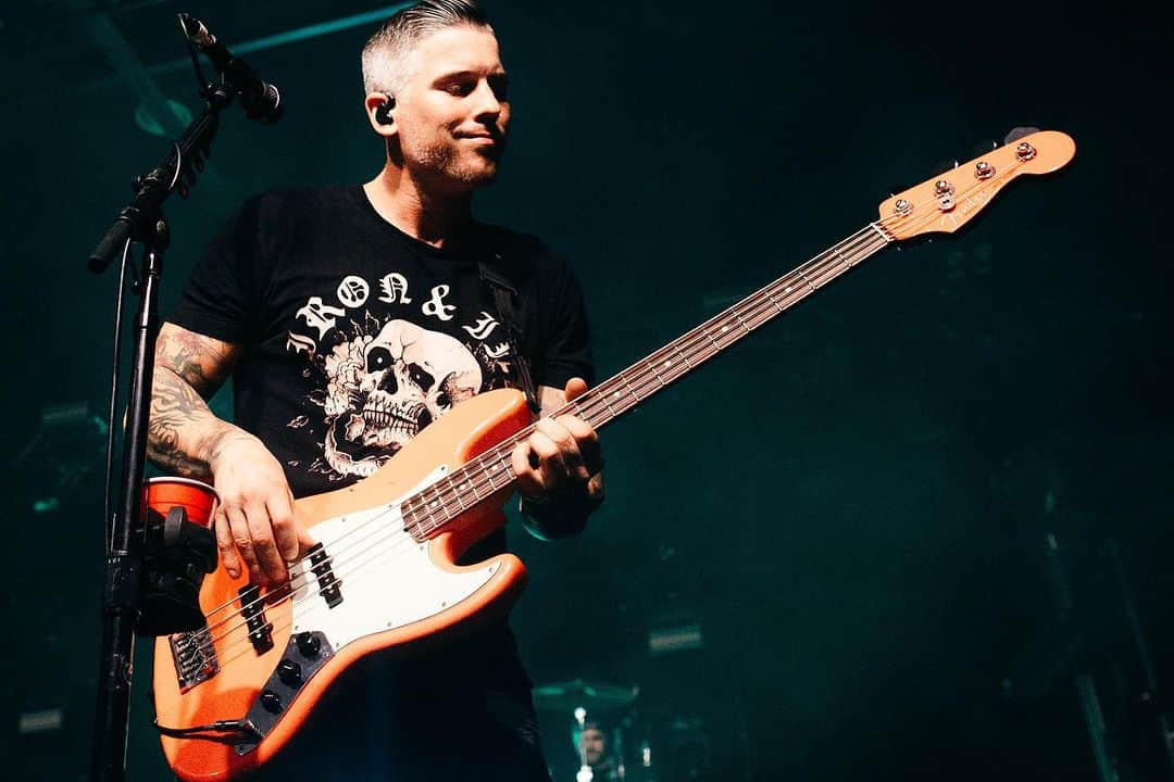 ザッキー・ヴェンジェンスさんのインスタグラム写真 - (ザッキー・ヴェンジェンスInstagram)「Sydney you are always one of the best places to visit and play a rock show 🔥Let’s close this one out with a bang tonight Brisbane 💥 📸 @salmabustos #sydney #australia #alltimelow #bass #adventure」11月9日 8時59分 - zacharymerrick