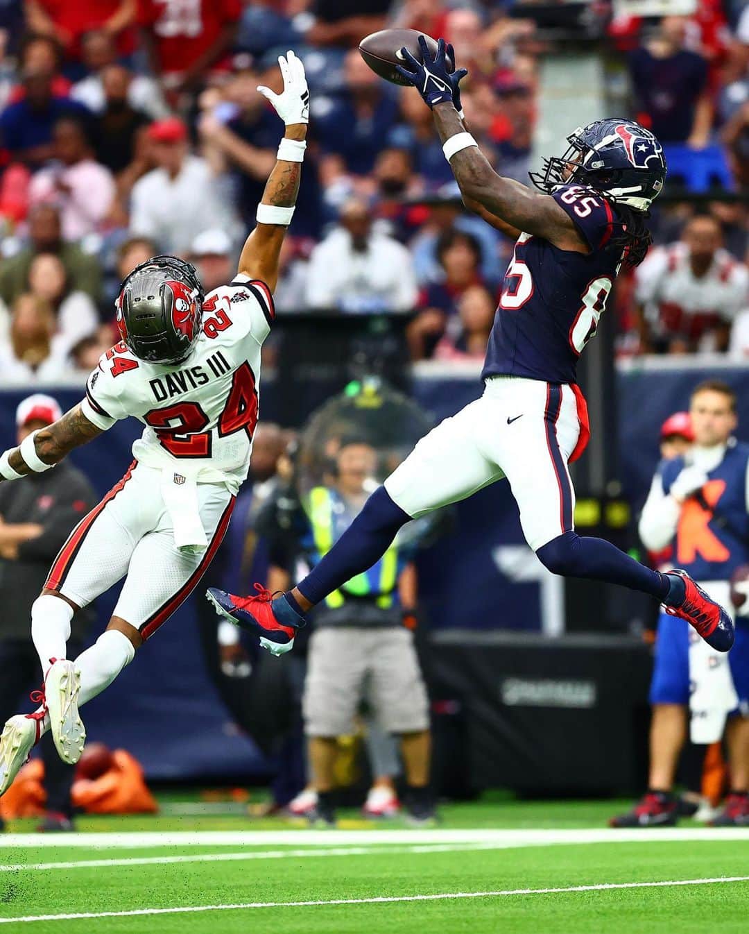 のインスタグラム：「Through the last three games, Noah Brown has recorded 11 receptions for 247 yards and one touchdown.   He will _______ vs the Bengals on Sunday 👀」
