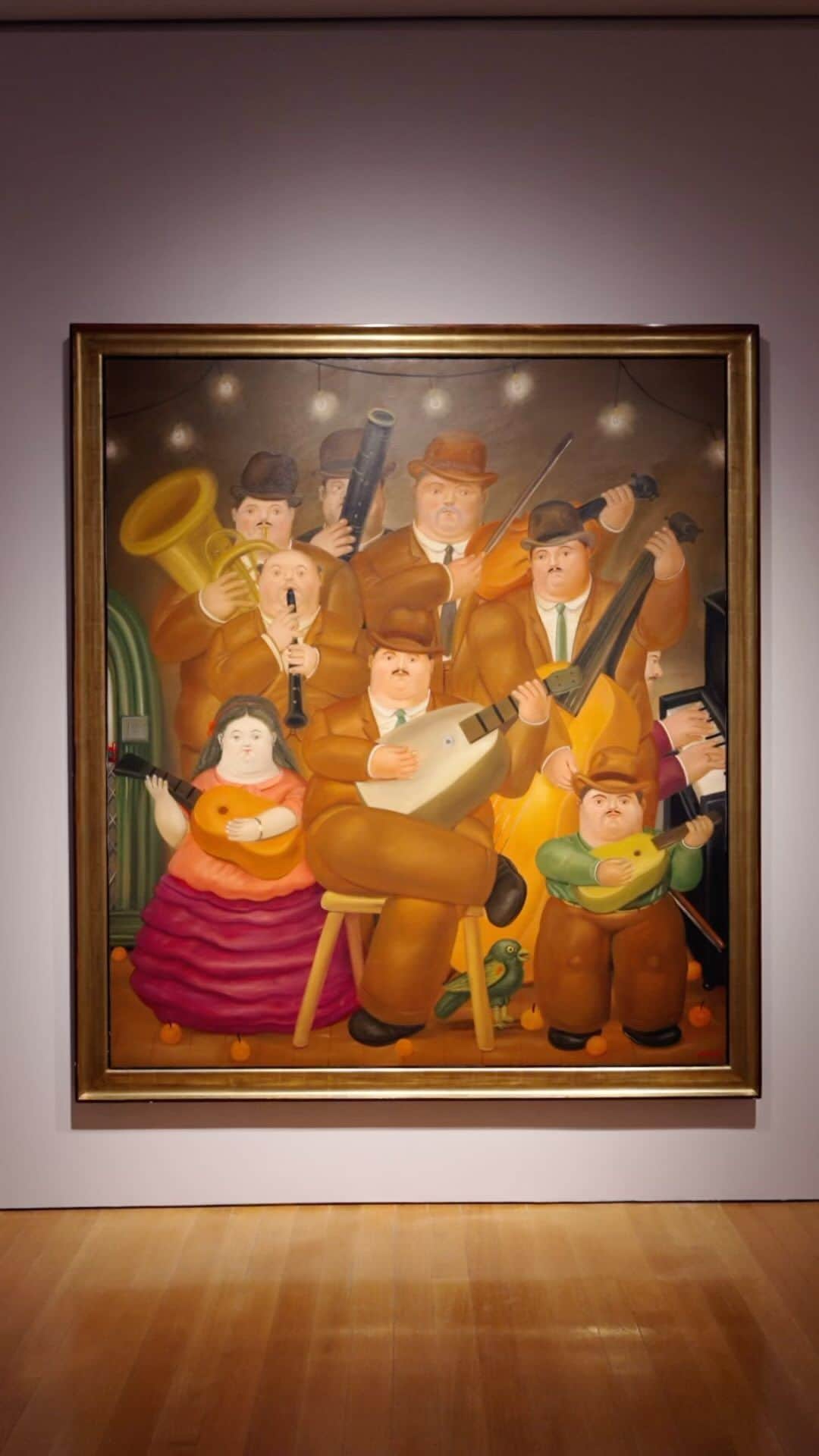 クリスティーズのインスタグラム：「‘The Musicians’ by Fernando Botero  Tomorrow night, Christie’s will offer ‘The Musicians’ in our 20th Century Evening Sale – the first time one of Botero’s works will be up for auction in this celebrated venue among other modernist masterpieces by artists such as Picasso, Leger, and Chagall.  We are thrilled to present this work in our November sale series as a beautiful tribute to the late Colombian master who passed away recently just this year.   Musicians take pride of place in Botero’s oeuvre as one of the his most celebrated and cherished subjects. Drawing from a range of artistic influences, Botero approaches the time-honored theme of musical performance from both local and international perspective. With ‘The Musicians,’ Botero finds the perfect melody between past and present, humor and celebration, reflecting on the enduring pastimes that sustain community.  Learn more about this work online via the LinkinBio and see it on view now at our Rockefeller galleries!  20th Century Evening Sale| New York| 9 November」