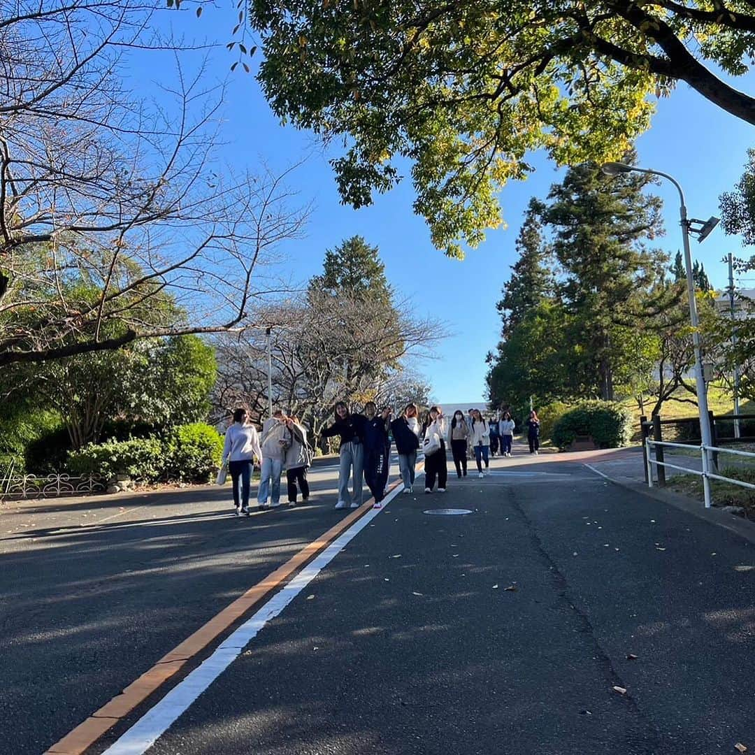 福岡女子短期大学さんのインスタグラム写真 - (福岡女子短期大学Instagram)「💠子ども学科 1年生「保育基礎」  子ども学科1年生「保育基礎」の学外学習として、榎社(太宰府市)の清掃を行いました🧹  #福岡女子短期大学子ども学科 @fwjchild   #福岡女子短期大学 #子ども学科 #お掃除　#榎社 #太宰府大好き #太宰府　#太宰府市」11月9日 9時22分 - fukuoka_wjc