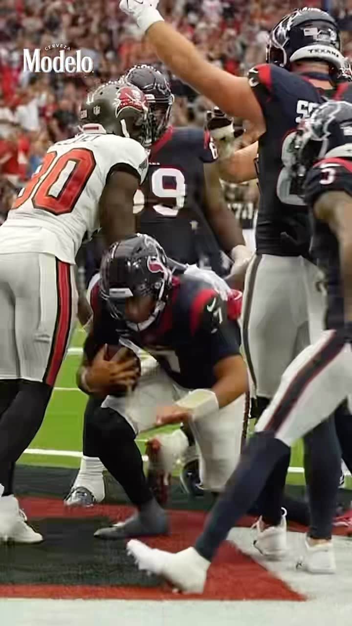 ヒューストン・テキサンズのインスタグラム：「We’re still not over Sunday’s game 🔥   Who wants the game ball 👀」