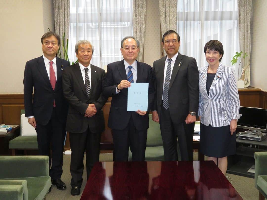 のインスタグラム：「11月7日 斑鳩町長・王寺町長と財務省事務次官訪問（地元予算要望）」