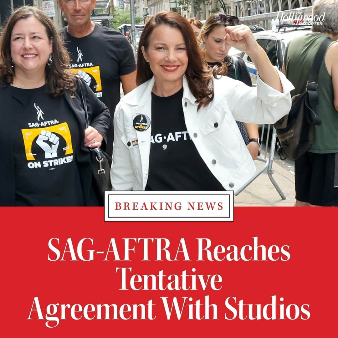 ハリウッド・リポーターのインスタグラム：「After a grueling 118 days on strike, #SAGAFTRA has officially reached a tentative agreement on a new three-year contract with studios, a move that is heralding the end of the 2023 #ActorsStrike. More details at link in bio.」