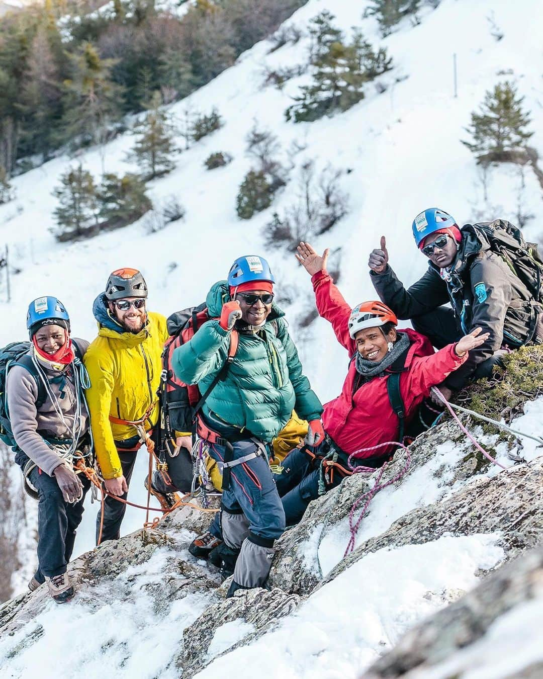 ミレーのインスタグラム：「"Mountains are beautiful and open to everyone".  Since 2013, we've developed a strong partnership with @824000solidaires. The association aims to allow people in precarious situations to access the pleasures of the mountains. We support the crew by providing free equipment to equip members, including trainees. We're proud to give a second life to our products by making them available for a noble cause.   Sneak peek throwback on the last mountaineering course led & guided by our athlete + local coordinator @aurel_vssiere.🏔️   Always filled with emotions, always filled with passions 🫶🏼   © @lukaleroy  . . .  #MILLET #824000Solidaires」