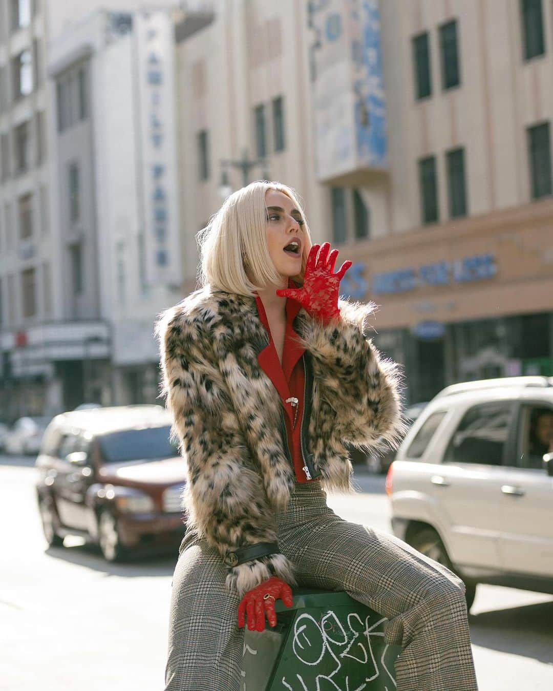 パイパー・アメリカ・スミスさんのインスタグラム写真 - (パイパー・アメリカ・スミスInstagram)「Moments downtown Los Angeles with hooligan @tylerparkerphotos, @tiffaniraestyles & @soscarlett ♥️」11月9日 1時01分 - pyperamerica