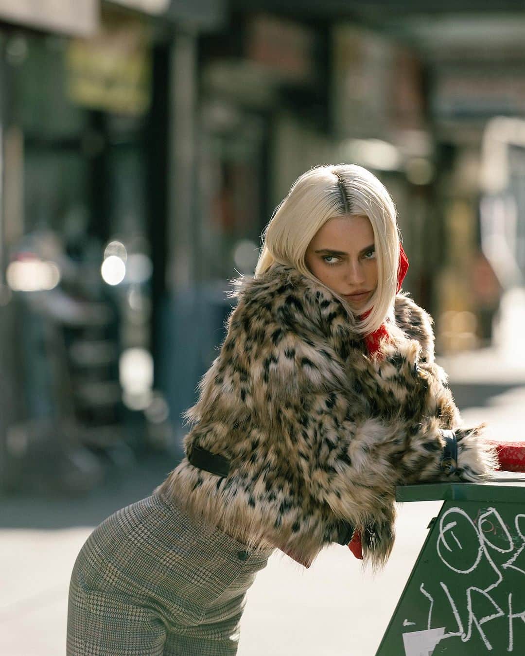 パイパー・アメリカ・スミスのインスタグラム：「Moments downtown Los Angeles with hooligan @tylerparkerphotos, @tiffaniraestyles & @soscarlett ♥️」