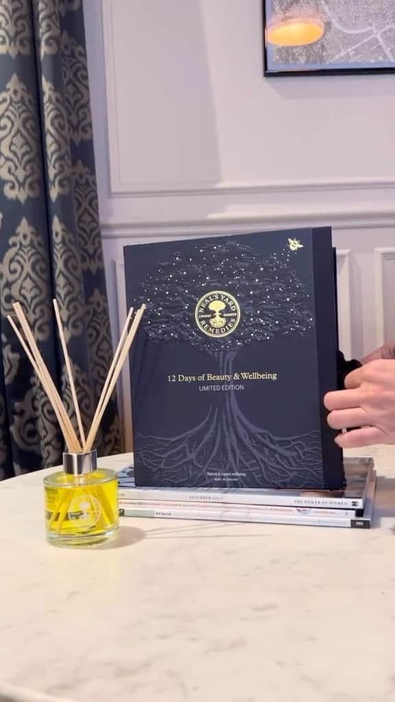 Neal's Yard Remediesのインスタグラム：「🌟Unwrap 12 days of Beauty & Wellbeing with our 2023 advent calendar ✨    🎄 With over 7 full size products including some of our best-sellers, as well as a £15 voucher towards a treatment at one of our therapy rooms, each gift has been handpicked with love to make your festive season extra special.    🎁 From luxurious skincare to soothing aromatherapy, it’s the perfect way to treat yourself or a loved one to 12 days of selfcare and joy.    💕 Tag a friend who deserves a daily dose of pampering this festive season.」