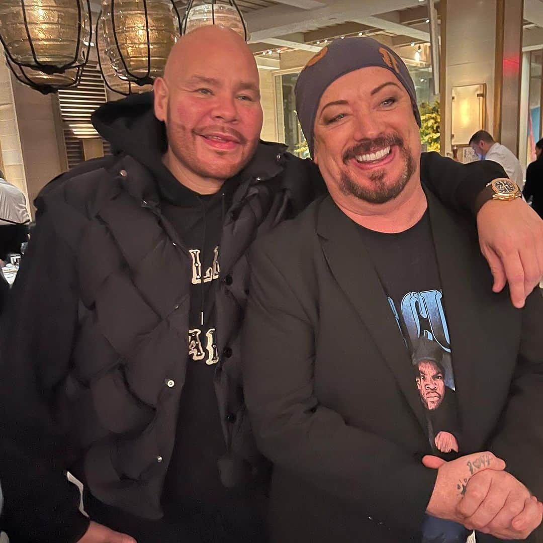 ボーイ・ジョージのインスタグラム：「When you meet @fatjoe wearing an @icecube tee. Hip hop iconic!」