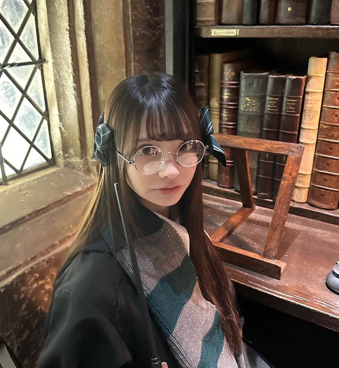 柊ききさんのインスタグラム写真 - (柊ききInstagram)「. えくすぺくと、ぱとろ〜なむ〜(　-`ω-)✧  #ワーナーブラザーズスタジオツアー #ハリーポッタースタジオツアー #ハリーポッター #スリザリン #アイドル #地下アイドル」11月9日 1時19分 - kiki_u___