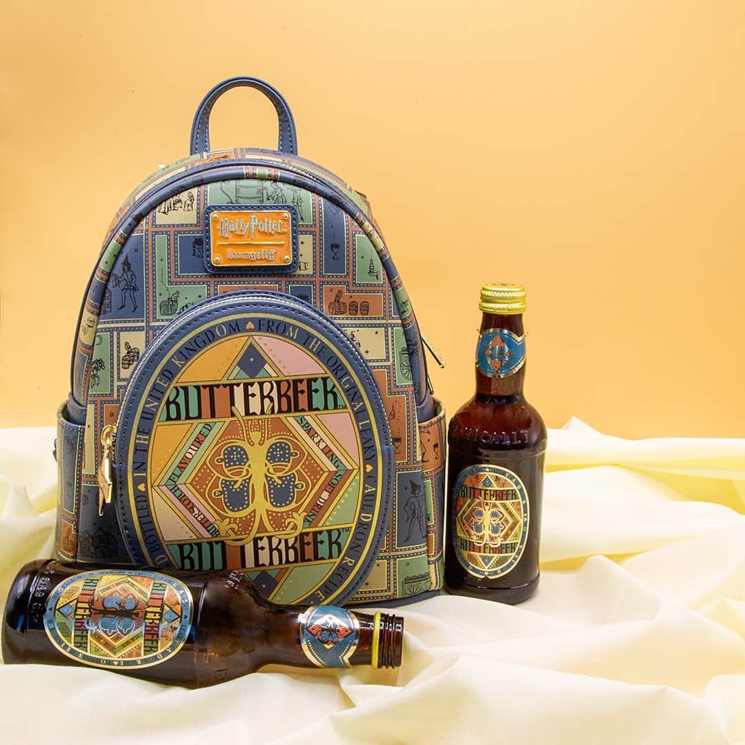 ハリー・ポッターのインスタグラム：「Wherever you're headed, you can now take the wizarding world with you 😍 Check out the new Butterbeer Loungefly backpack on the Harry Potter Shop – Harry Potter Fan Club members get early access!   While stocks last. Terms and conditions apply.」