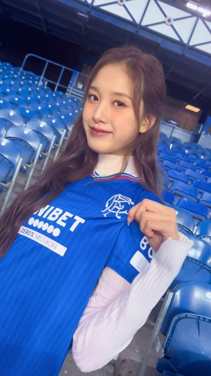 STAYCのインスタグラム：「STAYC at Ibrox 🙌💙  #STAYCXRangersFC | #STAYC #스테이씨」