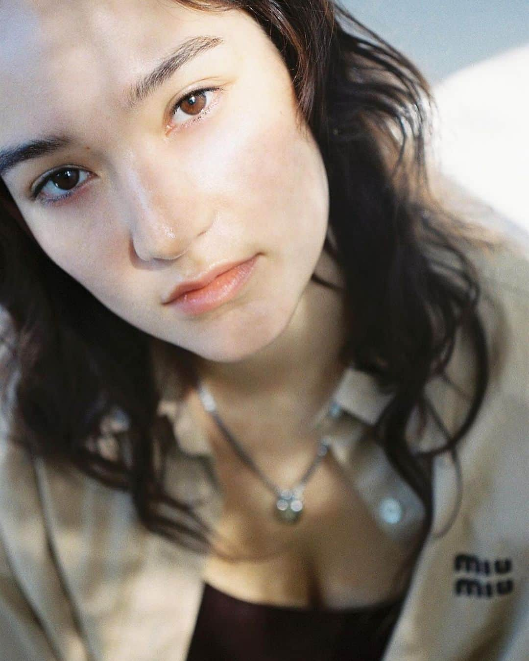 松岡モナさんのインスタグラム写真 - (松岡モナInstagram)「新しく @ellejapan のウェブに取材が載ってます🥰 久しぶりに日本のメディアで取材受けたのでこれでもっと日本と繋がれたらと思います❤️‍🔥🎌」11月9日 1時39分 - monamatsuoka