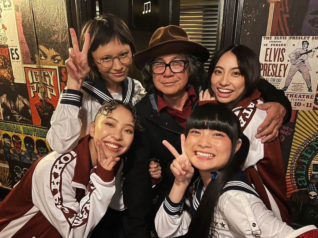 のインスタグラム：「Money Mark @moneymark ❤️‍🔥 Thank you for coming to our show! We made songs with him. It was gave us a big evolution 💫  We hope to make more something with Mark again!  We LOVE Money Mark Forever 🌌🗯」