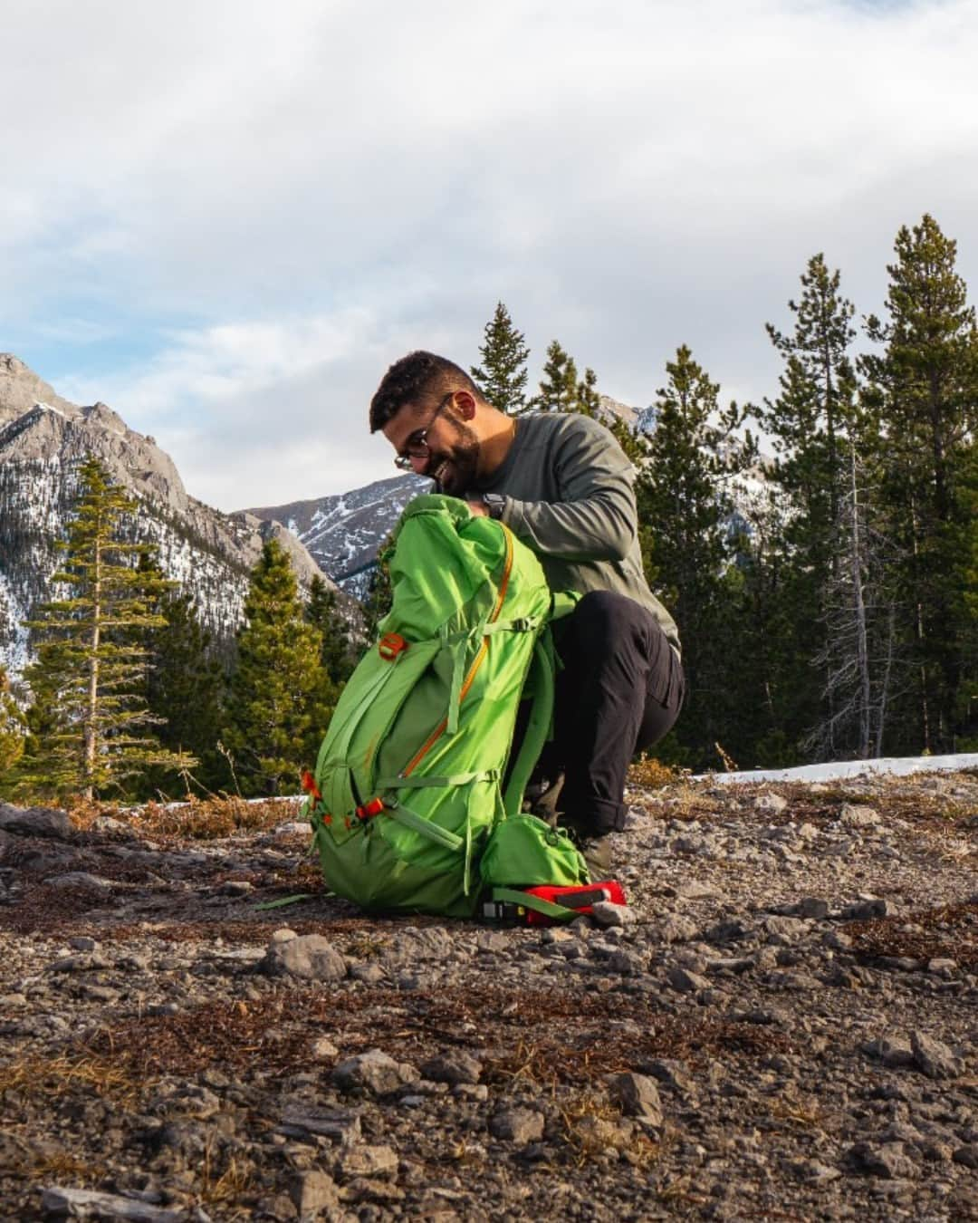 グレゴリーさんのインスタグラム写真 - (グレゴリーInstagram)「Don't miss out on our top Alpine backpack pick, now up to 25% off! Grab this pack before it's gone, link in bio.」11月9日 2時06分 - gregorypacks