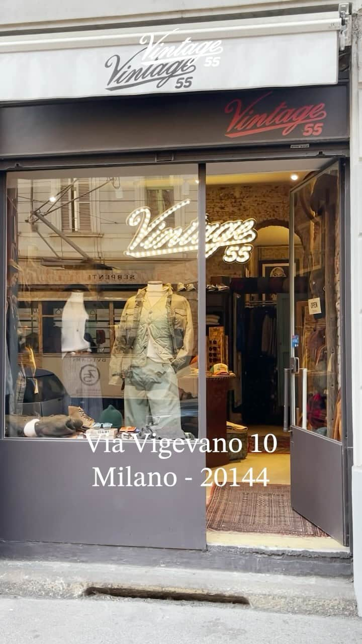 ヴィンテージ55のインスタグラム：「Vintage Fiftyfive via Vigevano 10 restyling, come visit us and discovery our new corner in the Navigli district」