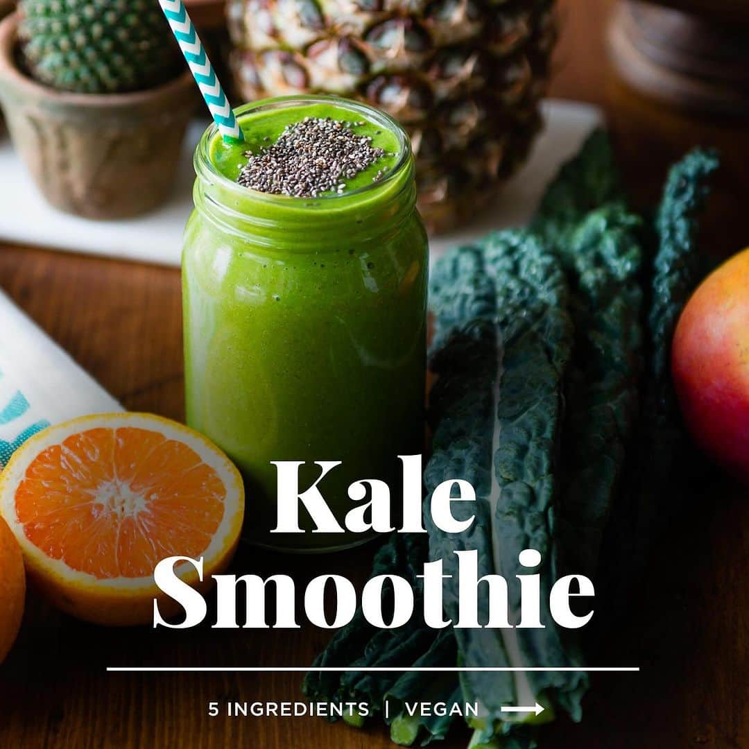 Simple Green Smoothiesさんのインスタグラム写真 - (Simple Green SmoothiesInstagram)「Follow @simplegreensmoothies for more! Blend this KALE SMOOTHIE to boost your energy levels + kickstart your digestive system with all this fiber. This is our Day 3 smoothie from my free Green Smoothie Challenge. Blend it with us!  While this kale smoothie recipe uses Lacinato kale, any kale will work. I highly recommend removing the stems of the kale before blending to eliminate as much bitterness as possible. ⁣ Recipe is below (bookmark this post!!!) but if you want a printer-friendly version I can DM it to you. Just comment RECIPE below and I will send it to you now.⁣  Makes 1 smoothie (16oz) * 1 cup kale * ½ cup water * 1 orange peeled * ½ cup pineapple frozen * ½ cup mango frozen  Blend kale, orange and water until smooth. Add remaining fruit and blend again.  #smoothierecipes #easyrecipes #guthealth #kale #kalerecipes #smoothieideas #fallsmoothies #guthealthyrecipes」11月9日 2時31分 - simplegreensmoothies