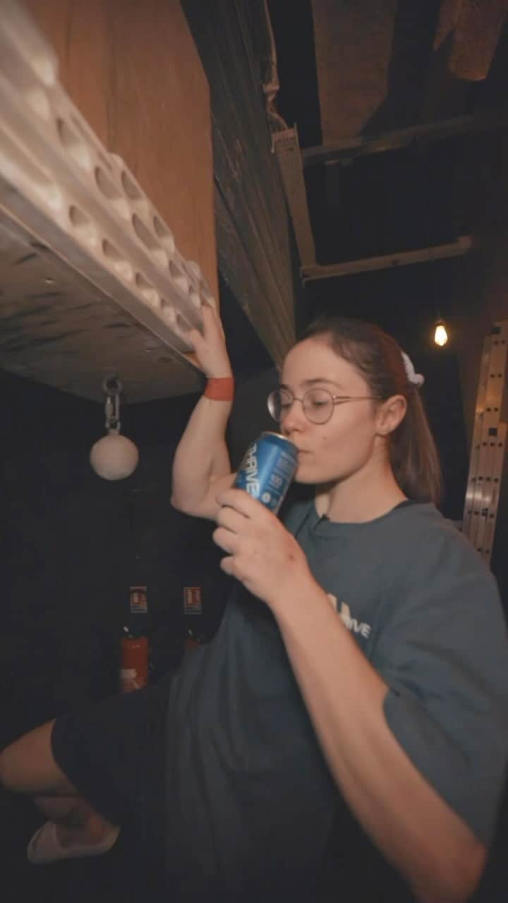 スターシャ・ゲージョのインスタグラム：「Apparently, drinking beers leads to winning boulder trophies.. 🏆   Chloé Caulier & Stasa Gelo were flying last weekend at the Team Boulder Arena in Climbing District Paris. 🇫🇷   They came, they saw, they won. 🥇  We just brought the liquid gold 🤷‍♂️ 🍻   One hell of a performance ladies, well done. 👏   @gejostasa  @chloe_caulier  @climbingdistrict   #thrivebeer #boulder #chloecaulier #alcoholfree #beer #protein #competition #winning #beers #thatmakeyoubetter」