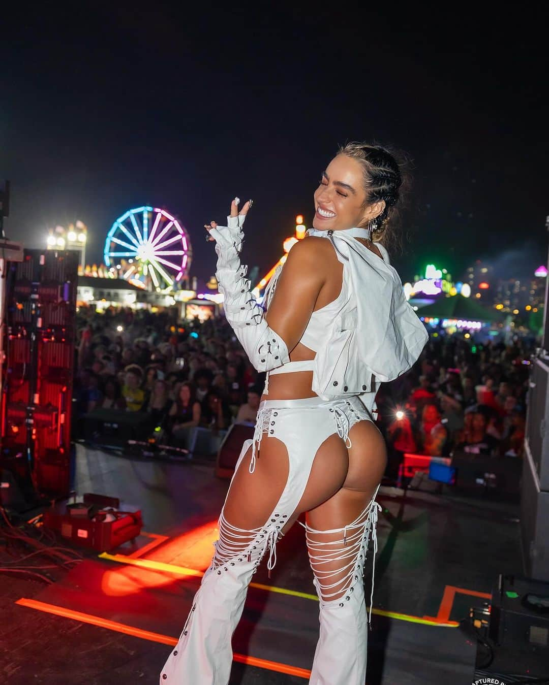 Sommer Rayさんのインスタグラム写真 - (Sommer RayInstagram)「had the best time ever @piedpiperproductions haunted carnival 💛💛💛 cabo this weekend!!! @vibeepresents tiesto chasing sunsets!!」11月9日 2時55分 - sommerray