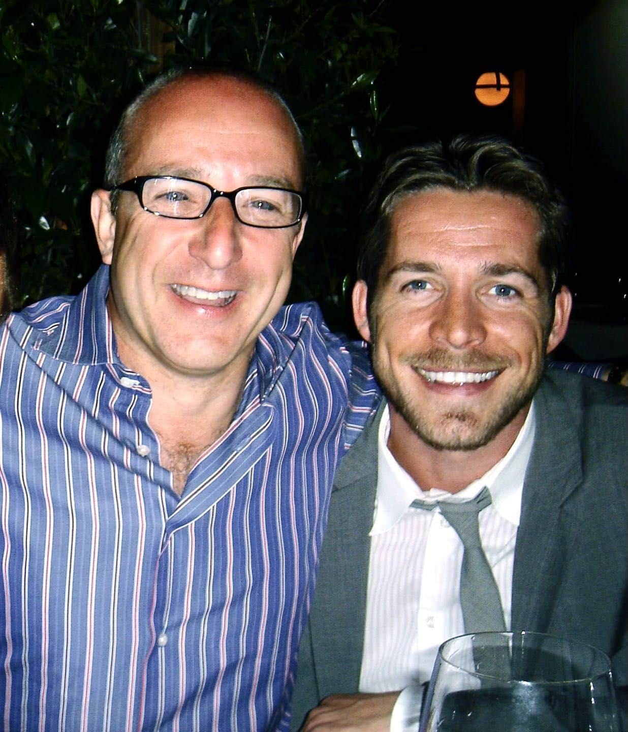 ショーン・マグワイアのインスタグラム：「Happiest of birthdays to my dear friend @iampaulmckenna may we have many more dinners, parties, naughty stories shared and laughs together. Love you mate.」