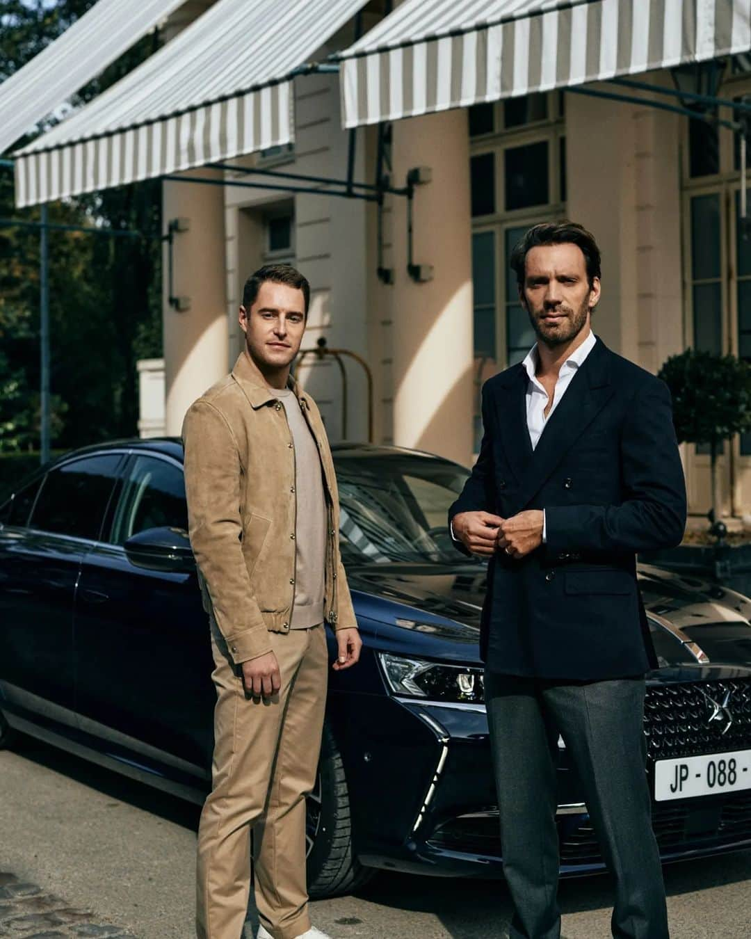 ジャン＝エリック・ベルニュさんのインスタグラム写真 - (ジャン＝エリック・ベルニュInstagram)「The best Persuaders duo ?  Starring🌟 @JeanEricVergne  @svandoorne  #DSautomobiles #vandoorne #jeanericvergne #ThePersuaders #duo #photography #retro」11月9日 2時59分 - jeanericvergne