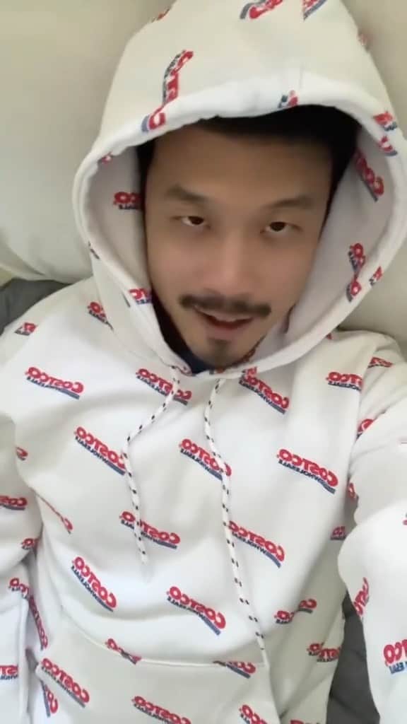 Costcoのインスタグラム：「Yes👏you👏are.⁣ ⁣ TT: @mmmark.leee⁣ ⁣ Shop link in bio: Costco Wholesale Unisex Logo Hoodie」