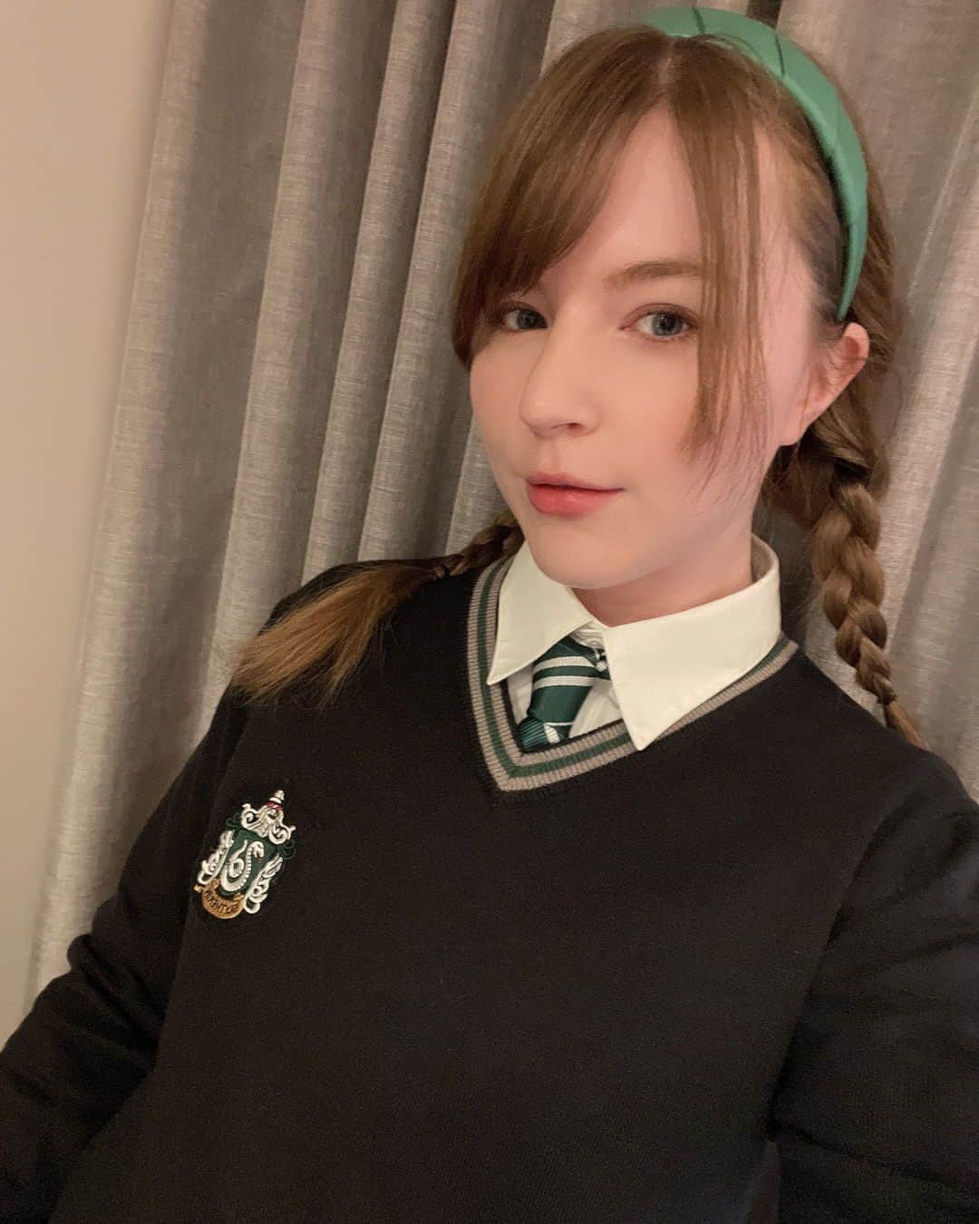 のインスタグラム：「I'm a Slytherin! Which Hogwarts House do you belong to?  私はスリザリンだ！ 皆はホグワーツの寮はどこ? #junelovejoy #ジューンラブジョイ」