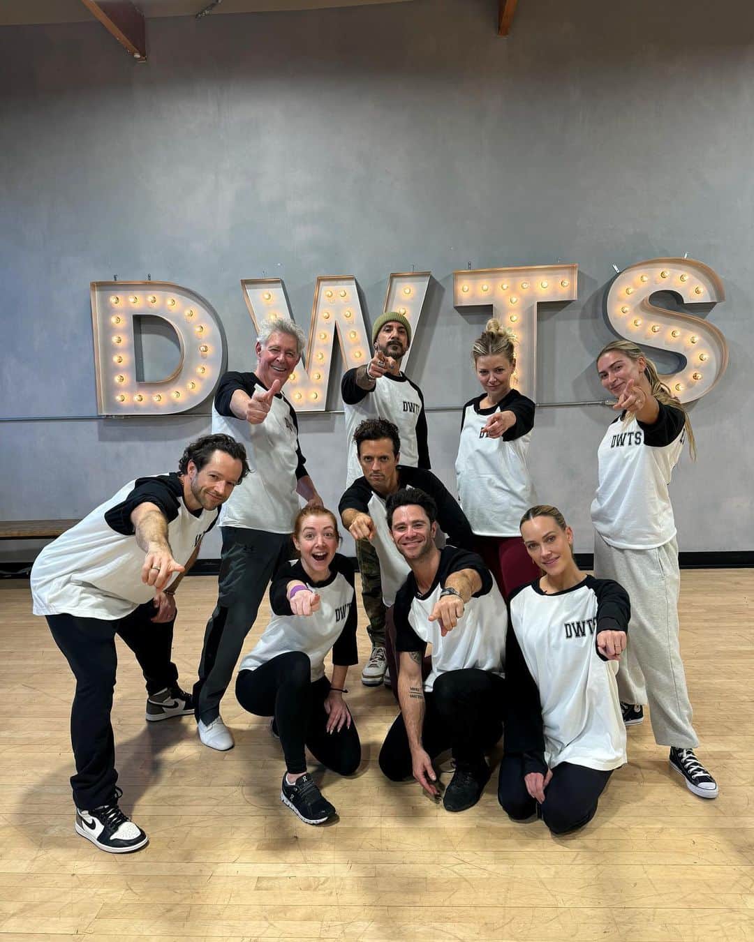 A.J.のインスタグラム：「So great to be back on set and part of a secret surprise @dancingwiththestars, hope I helped ‘everybody’ with their performances, ha!! Thanks for having me guys!!!!」