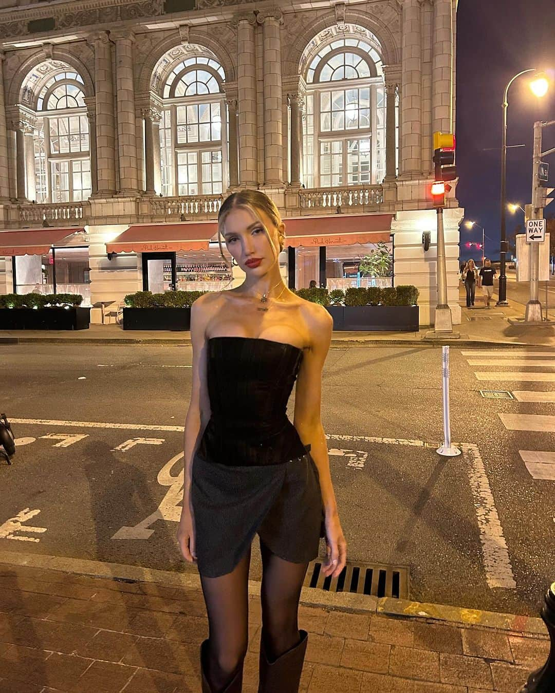 Gabrielle Grace Epsteinさんのインスタグラム写真 - (Gabrielle Grace EpsteinInstagram)「I’ve been told no-one reads the caption anyway」11月9日 3時05分 - gabbyepstein