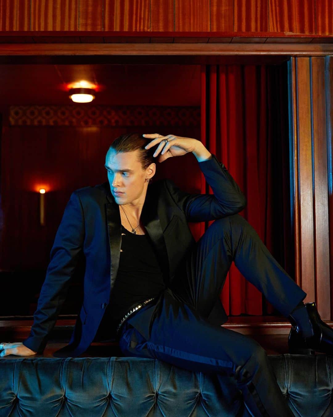 トップマンのインスタグラム：「Not your everyday kind of suit.  Slim jacquard blazer [127001680]」