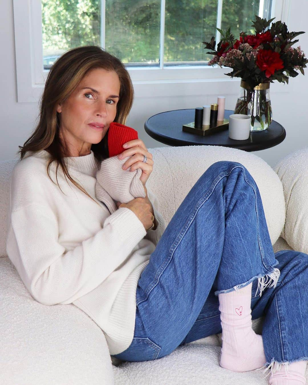 グッチ・ウェストマンさんのインスタグラム写真 - (グッチ・ウェストマンInstagram)「Our coziest collaboration yet! ❤️ Thrilled to partner with conscious cashmere house @linnealund_official and another female founder @bjorklundcharlotte to craft the perfect pairs of socks and beanies 🧦✨   These sustainably made pieces feel like a warm hug and are the best little luxuries for gifting or as a treat to yourself. 😉   Available now on @westmanatelier ! Xx」11月9日 3時10分 - gucciwestman