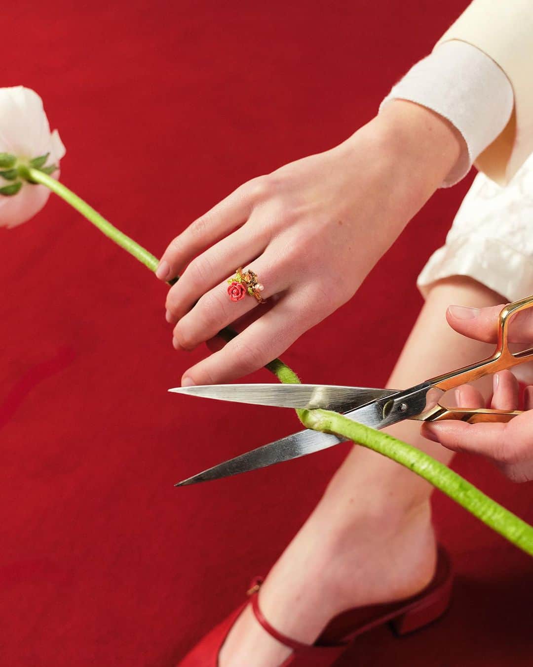 レネレイドさんのインスタグラム写真 - (レネレイドInstagram)「This adjustable ring is the perfect gift for all the roses lovers. 🌹」11月9日 3時12分 - lesnereidesparis