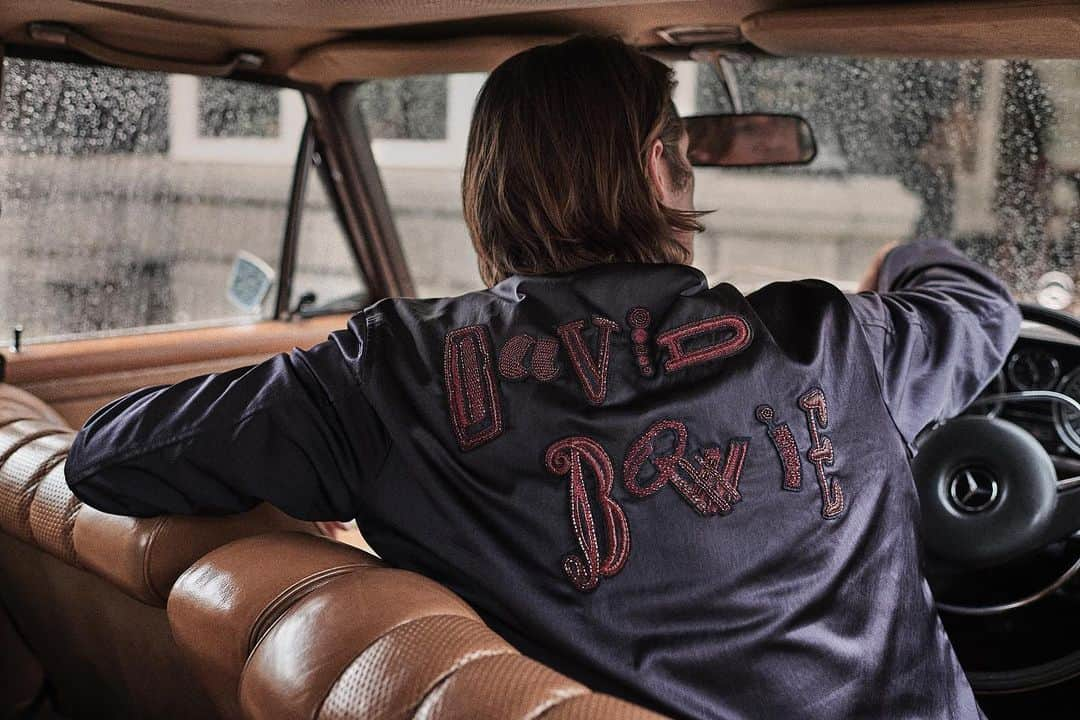 ジョンバルベイトスさんのインスタグラム写真 - (ジョンバルベイトスInstagram)「David Bowie x John Varvatos.  Shop the limited edition capsule collection online and in-store now.」11月9日 3時19分 - johnvarvatos