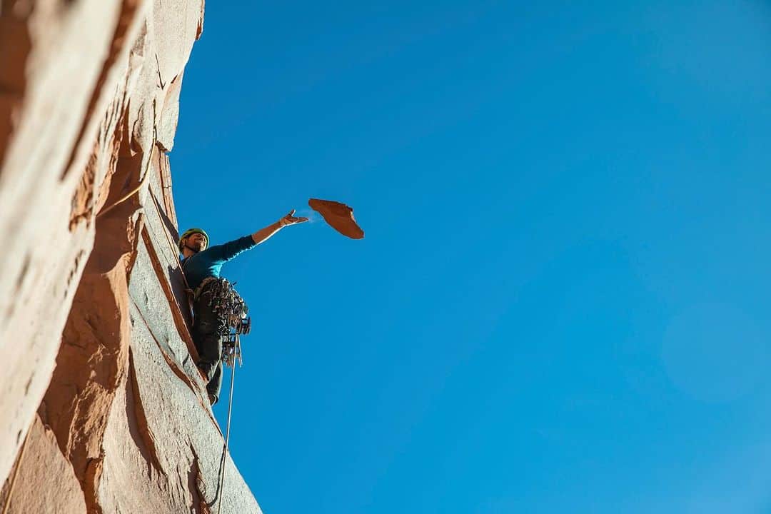 patagoniaさんのインスタグラム写真 - (patagoniaInstagram)「Caught between a rock and a hard place.  Photos: Andrew Burr (@andrew_burr)」11月9日 3時41分 - patagonia