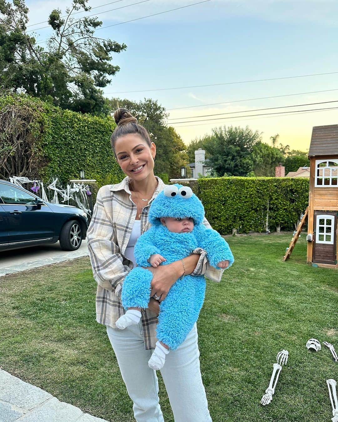 マリア・メノウノスさんのインスタグラム写真 - (マリア・メノウノスInstagram)「Love my Cookie Monster! Some late Halloween pics . I’m madly deeply in love with this soul. God has truly blessed me!」11月9日 3時41分 - mariamenounos