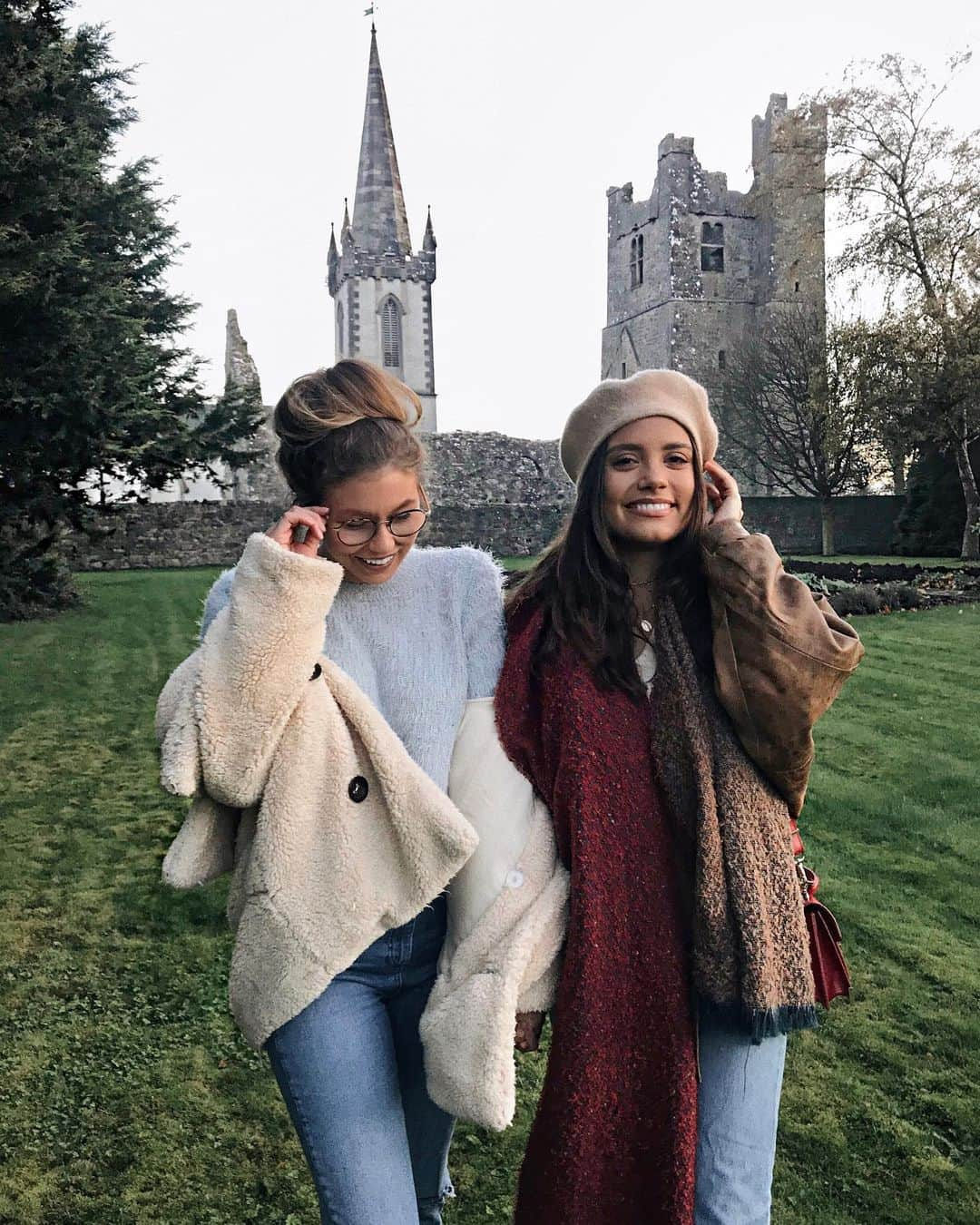 Alex Centomoさんのインスタグラム写真 - (Alex CentomoInstagram)「Now and then 🏴󠁧󠁢󠁳󠁣󠁴󠁿❤️🇮🇪 I witnessed this girl get engaged at a castle in Ireland and now, 7 years later to the day, we’re staying in a castle in Scotland with our sons 🥹 ily mama 4eva」11月9日 3時45分 - alexcentomo