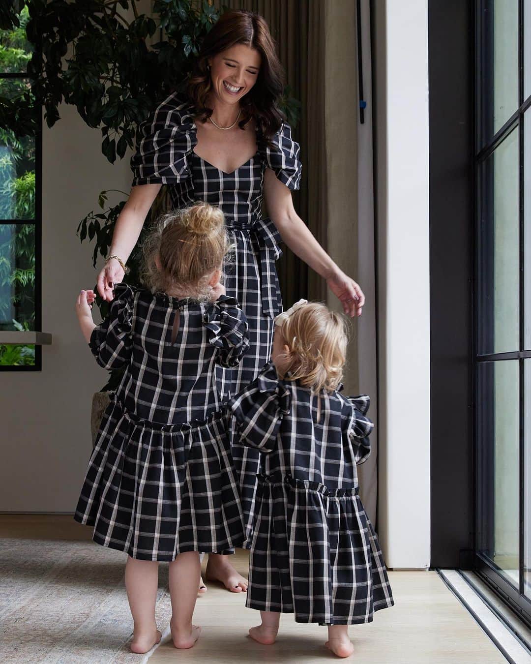 クレオベラのインスタグラム：「From Holiday family photos to hosting seasonal dinner parties, this collection is designed to be flattering, functional, and of course comfortable. There is something for everyone, even your little, and can transition easily from casual to fancy and from season to season.」