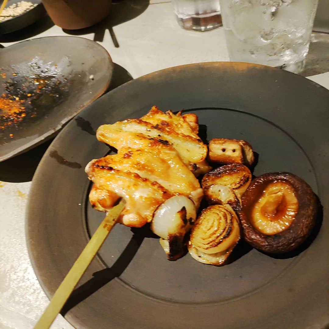 菅原一秀さんのインスタグラム写真 - (菅原一秀Instagram)「最高に美味しい焼き鳥、食べてます。お店はのちほど😊」11月9日 4時17分 - sugawaraisshu