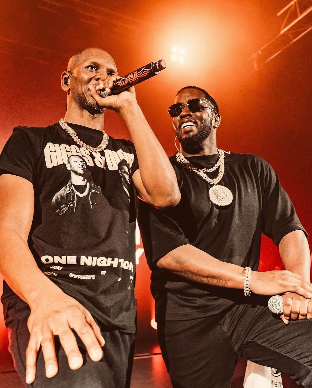 ディディさんのインスタグラム写真 - (ディディInstagram)「About last night! We had a ball! From London with LOVE 🖤🙏🏿💫⚡️✨ @OfficialGiggs」11月9日 4時30分 - diddy